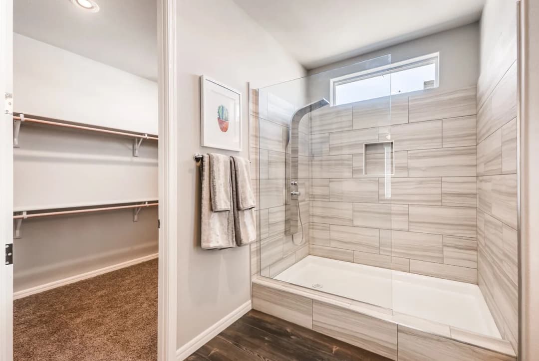 Mountain ridge 32563a bathroom and interior home features
